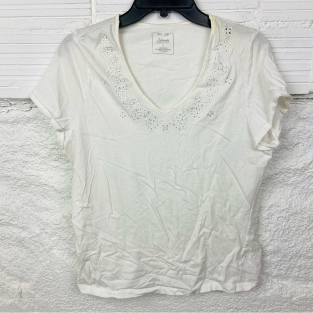 Intimate essentials White cotton embroidered Short Sleeve Tee size large